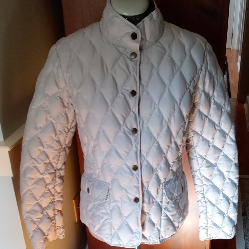 Eddie Bauer Women's Quilted Lightweight Jacket - Light Gray. Size Med.
